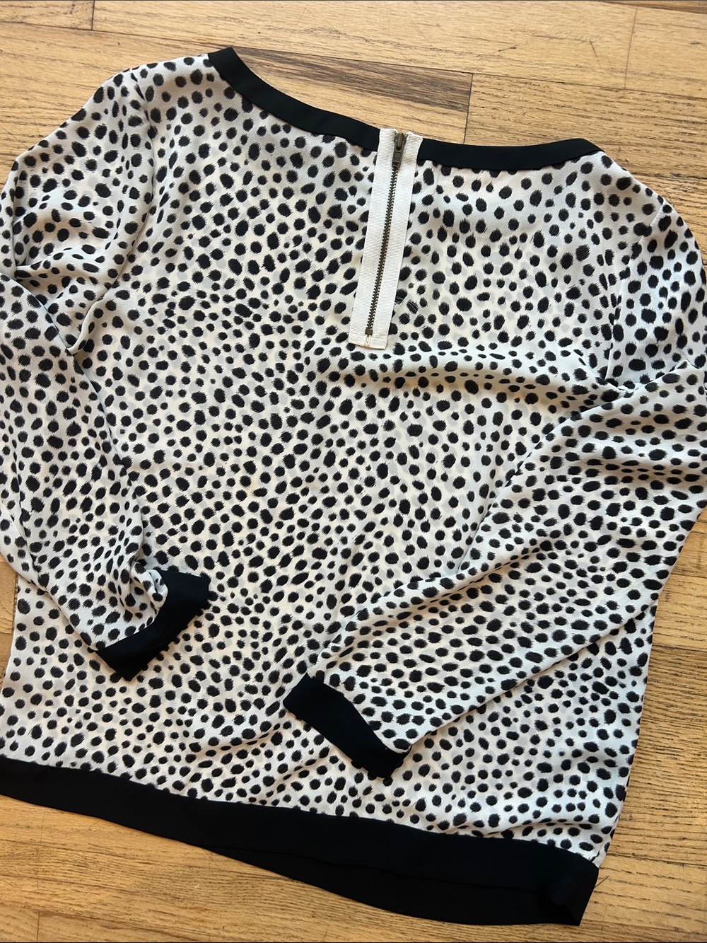 🌸3 FOR $20🌸
LOFT Black and White Dalmatian Dot Girls' Long Sleeve Top - Picture 5 of 7